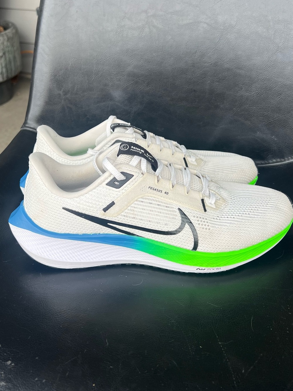 Nike Air Zoom Pegasus 40 running shoes, size 10